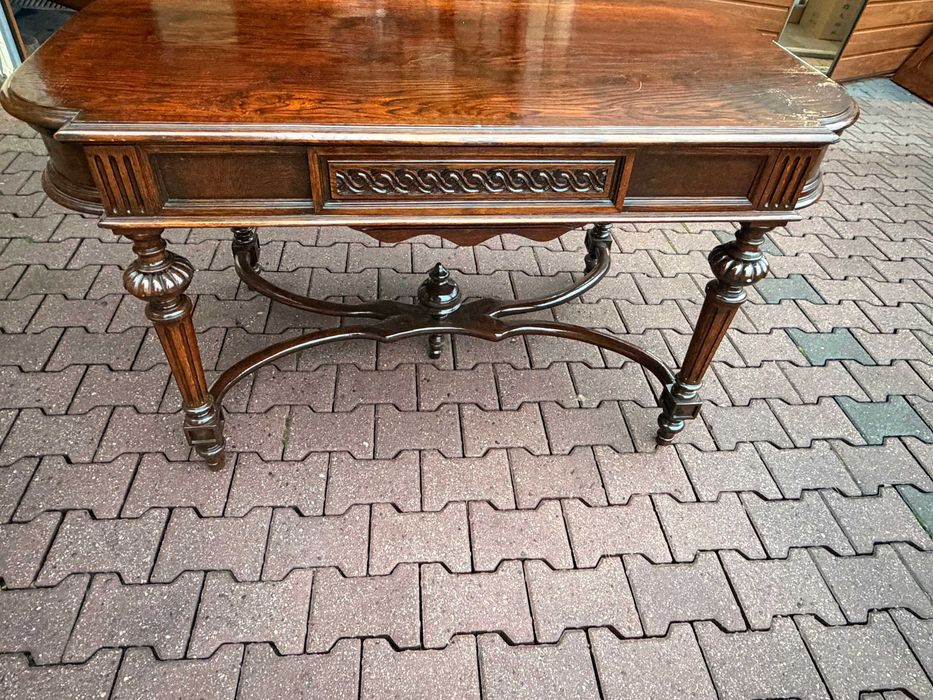 Antyczny stół z litego drewna z 4 krzesłami