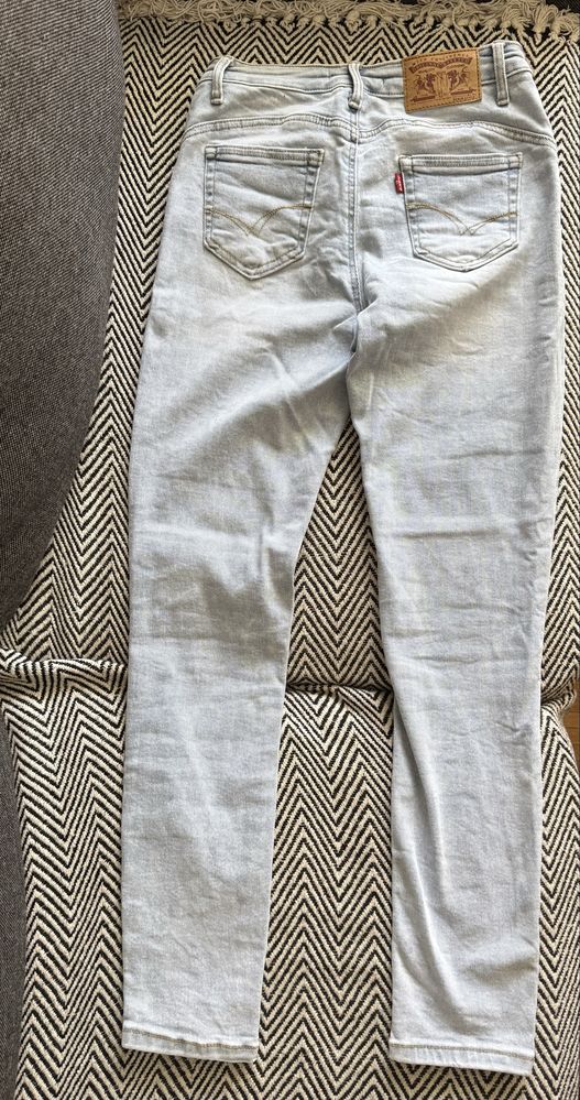 Nowe jasne jeansy Leviski