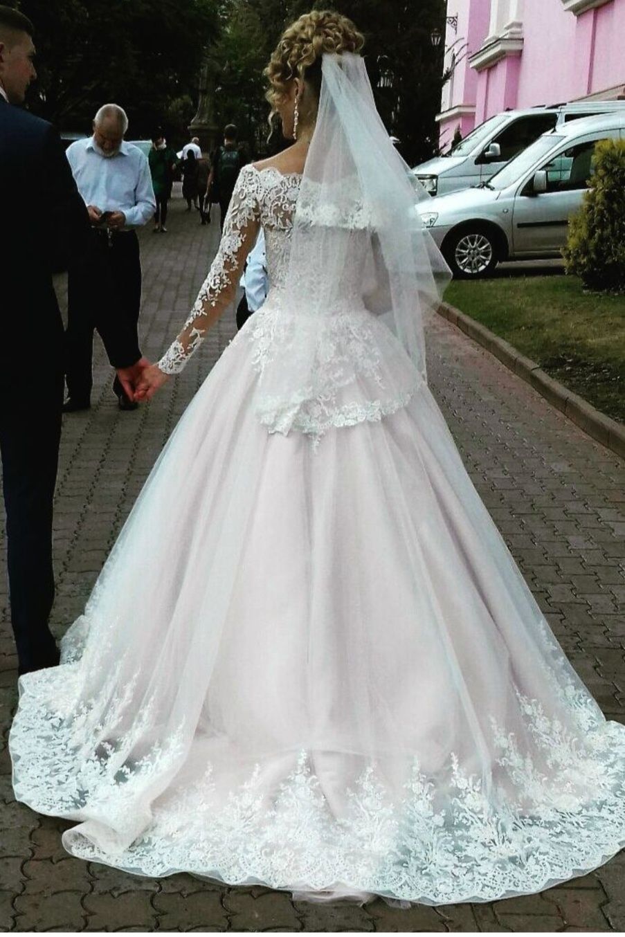 Весільна сукня пудра