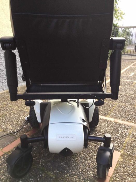 Wózek inwalidzki Elektryczny sterowany joystick TRAVELUX SUPER STAN