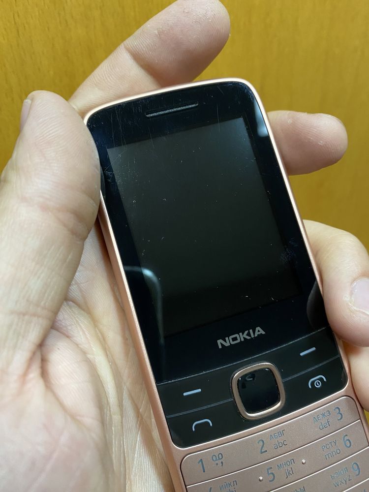 Кнопочний телефон nokia 225 4g