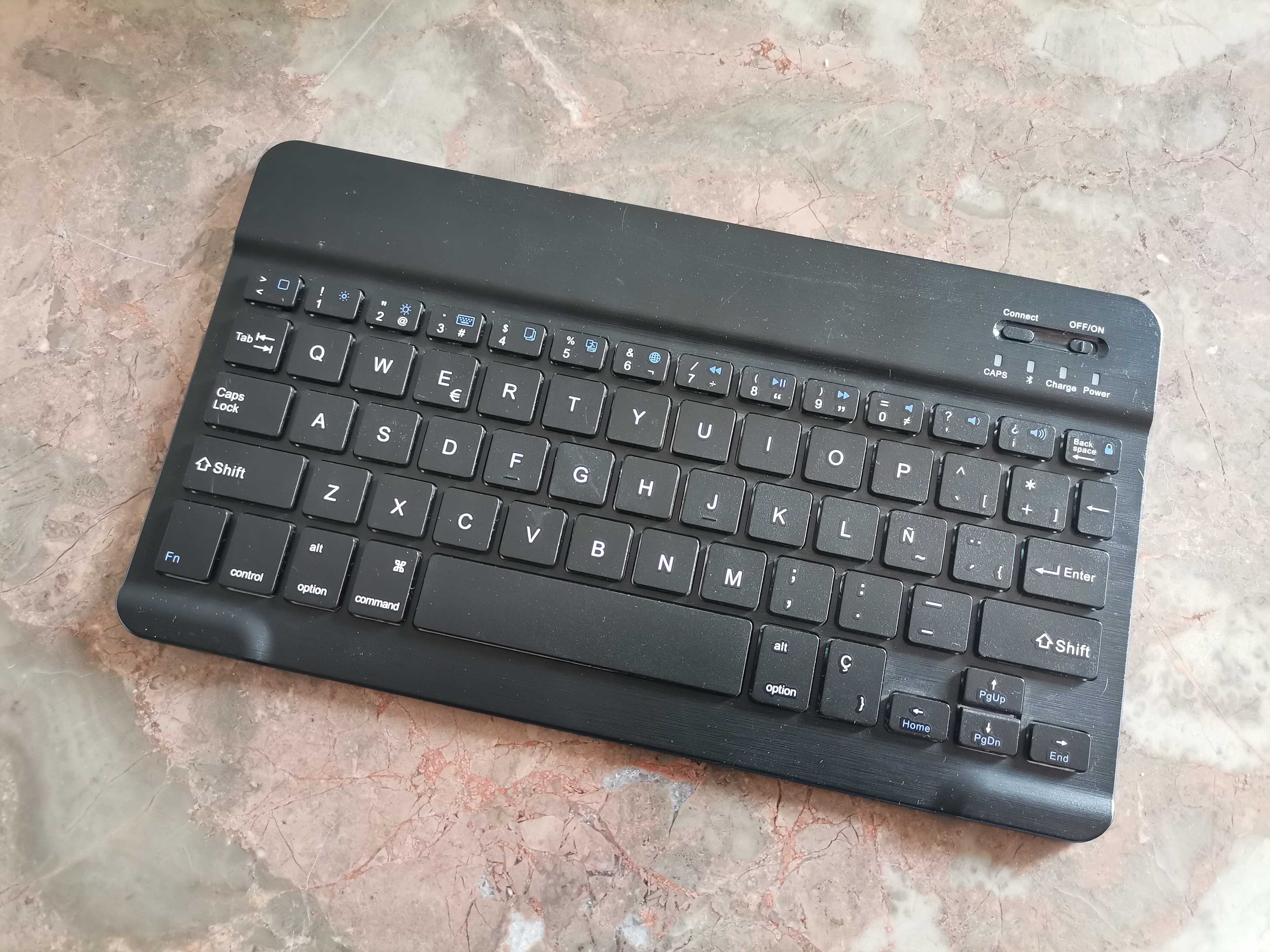 Teclado Bluetooth - bateria em excelente estado