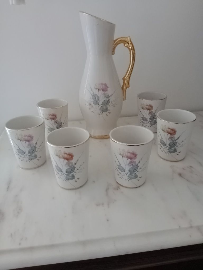 Jarro com 12 copos em porcelana