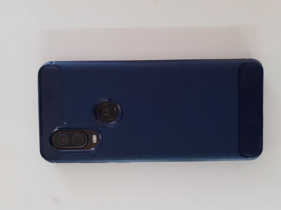 Смартфон Motorola One Vision