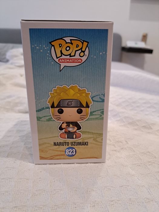 Pop figure naruto eating ramen