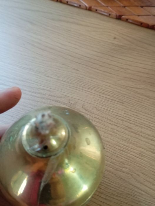 Mosiężna lampka oliwna