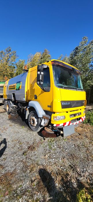 zamiatarka DAF LF 320