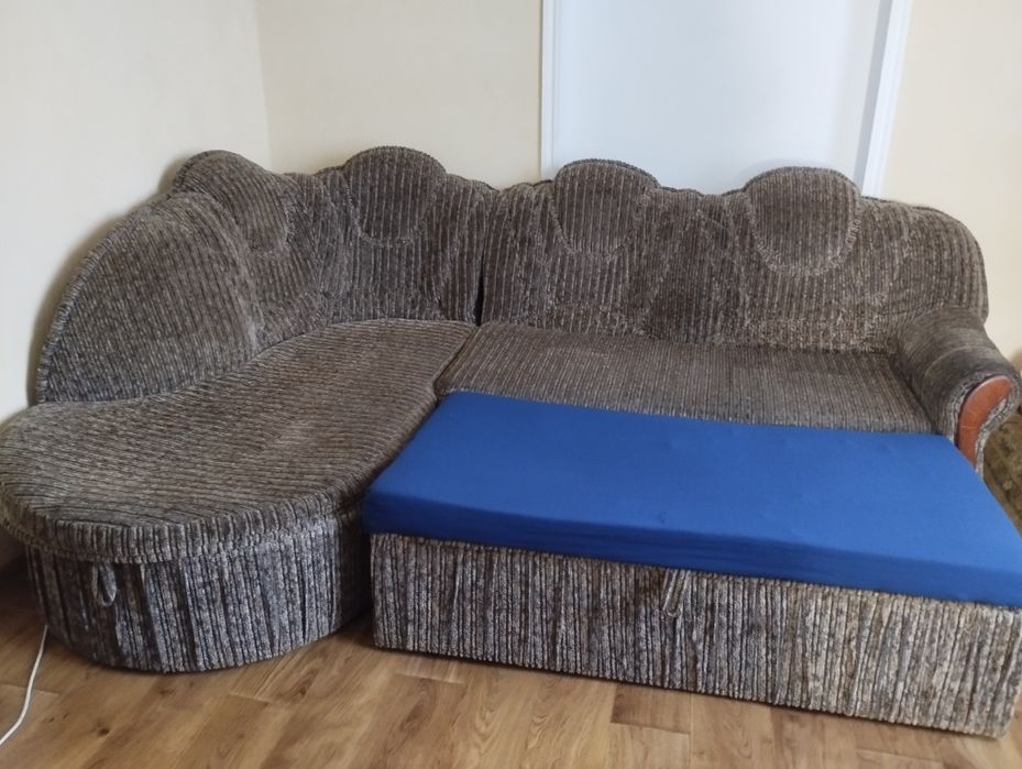 Кут в гостину.Можна як спальний на два місця.