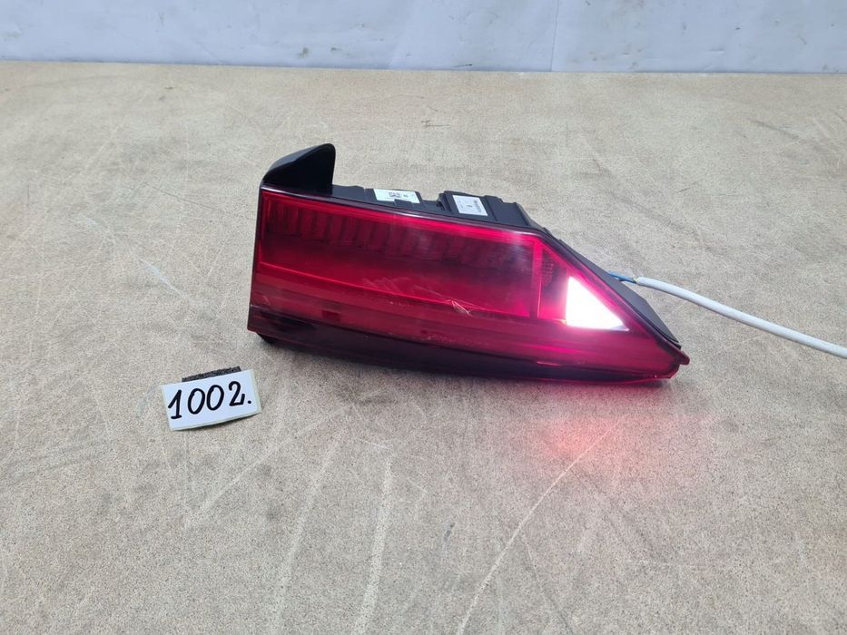 AUDI A6 C8 SEDAN PRAWA LAMPA W KLAPĘ TYŁ