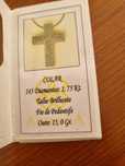 Cruz com fio com 145 diamantes ouro peso 15 grs