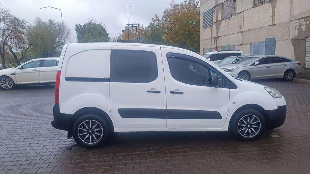 Peugeot Partner 2013 рік