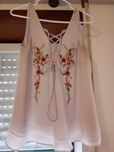 Blusa branca com flores