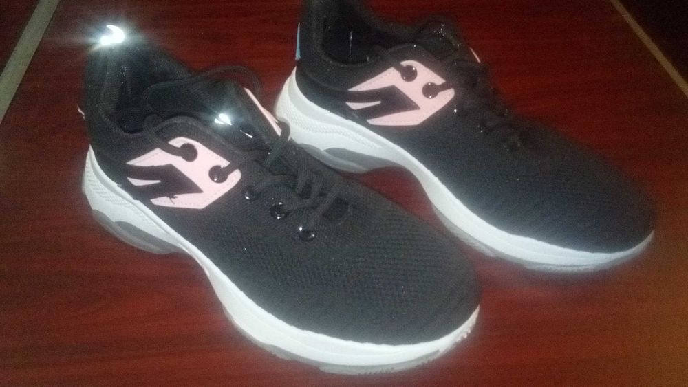 Кроссовки женские 40 размер