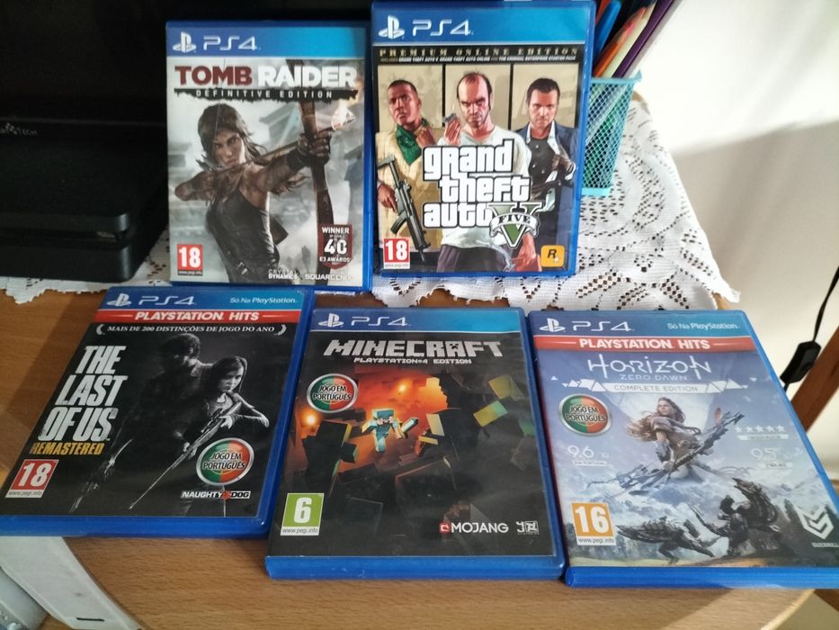 PS4 Slim com 5 jogos