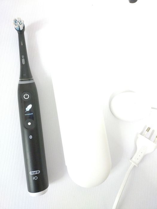 Електрична Зубна щітка IO Oral-B 6. Усього 3 місяці використання