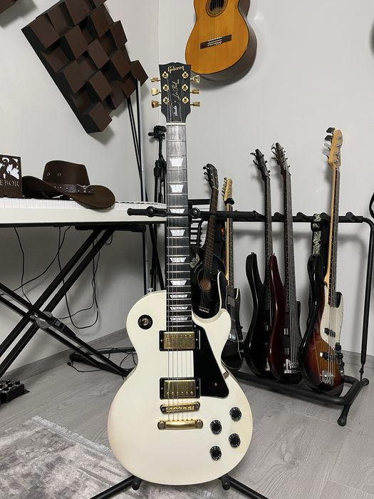 Продам Gibson Les Paul Studio (підпис J. Arthur)