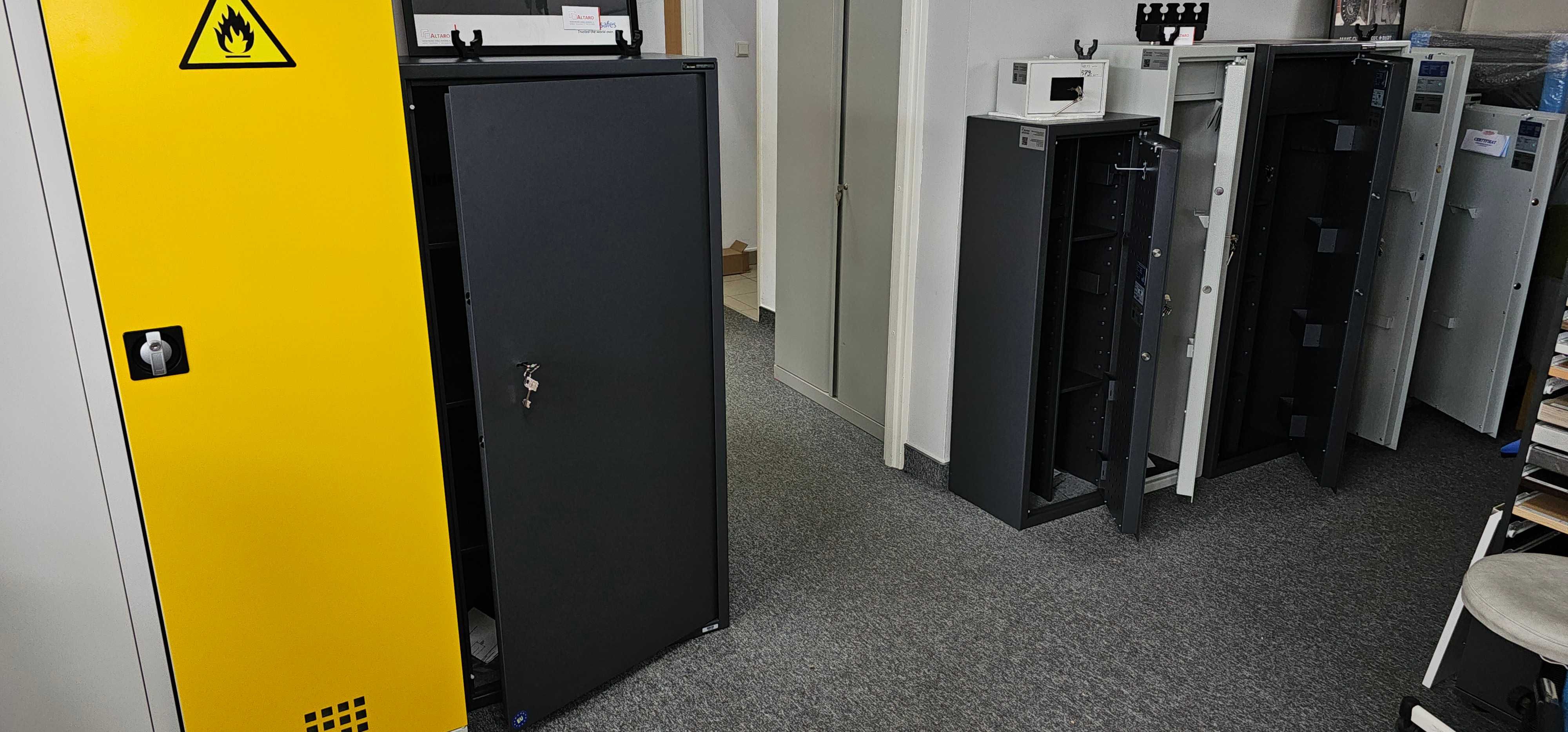 Szafa na BROŃ S1 myśliwską ELEKTRONIK• na 8szt • Sejf S1 na broń palną