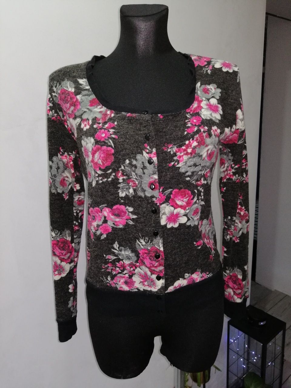 Sweterek różowe kwiaty