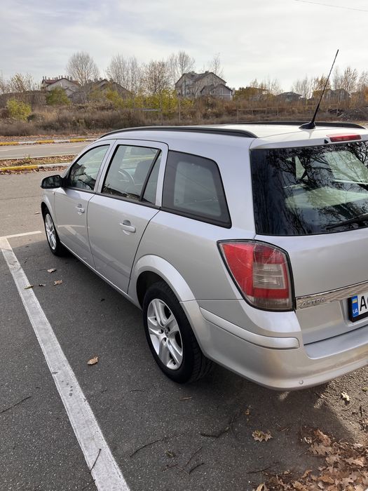 Opel Astra 1.6  2009