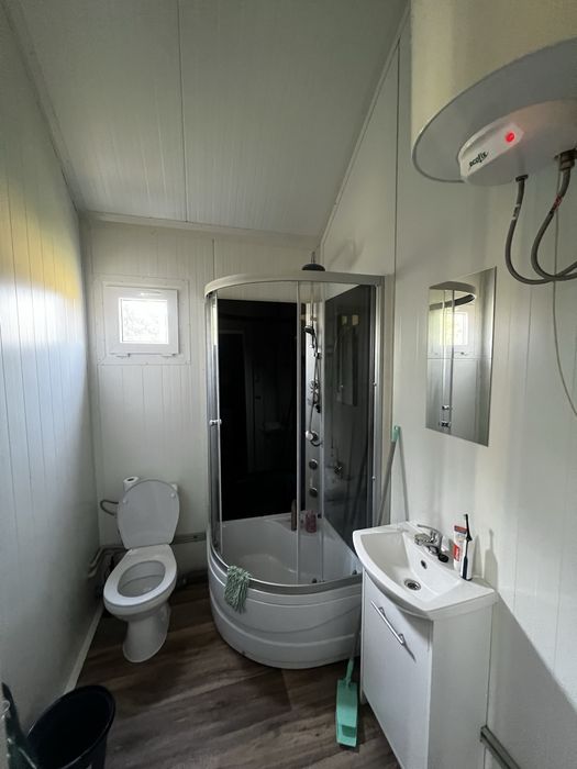 Działka budowlana pod lasem z domkiem letniskowym całorocznym