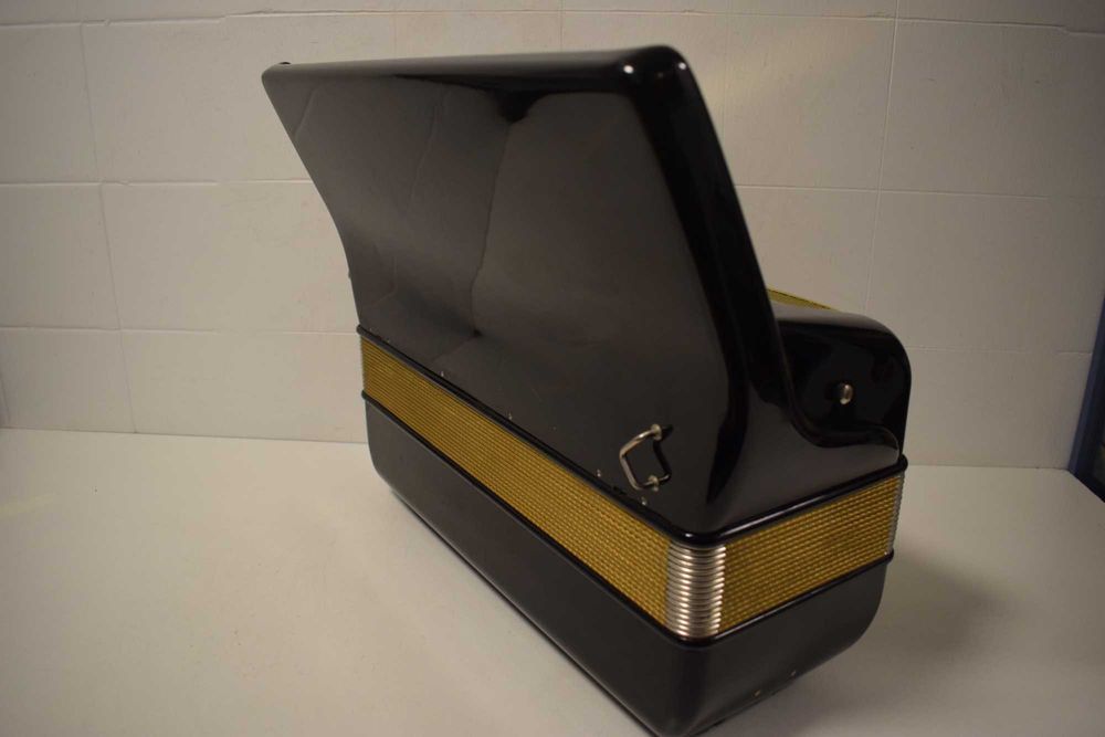 Acordeao Hohner Lucia IV P 4 Voz 96 Baixos, N.98