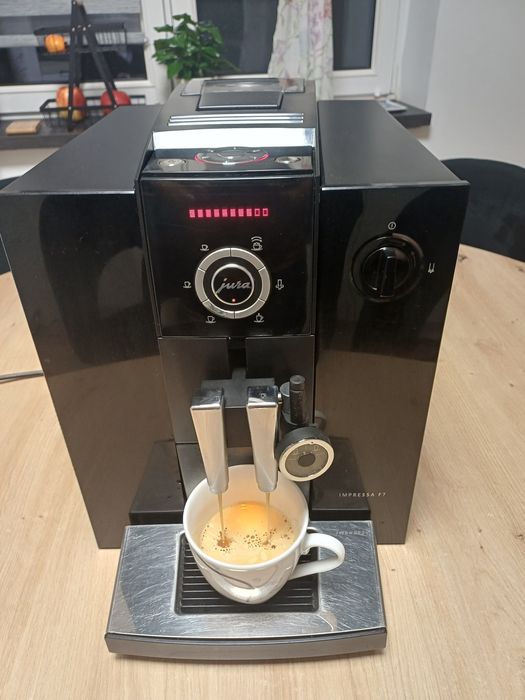 Ekspres automyczny Jura Impressa F7