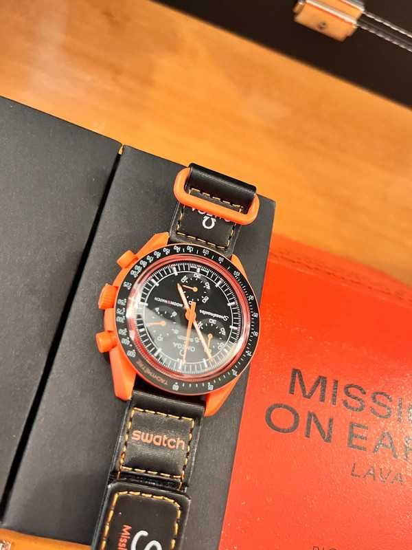 Omega x Swatch SO33O100 Lava - Nowoczesna Funkcjonalność Wytrzymałość