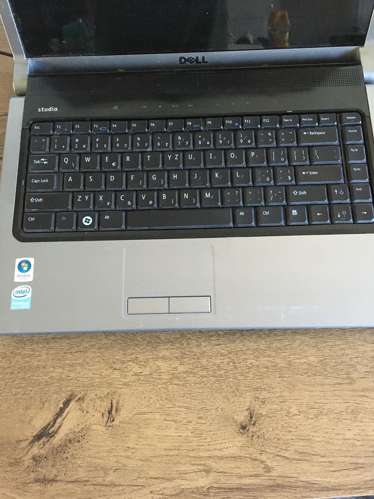 Продам ноутбук Dell на запчастини