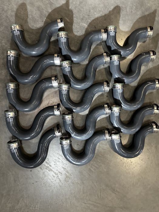 Патрубок інтеркулера спрінтер Sprinter W906 W907 OM642 3.0 319 419 519