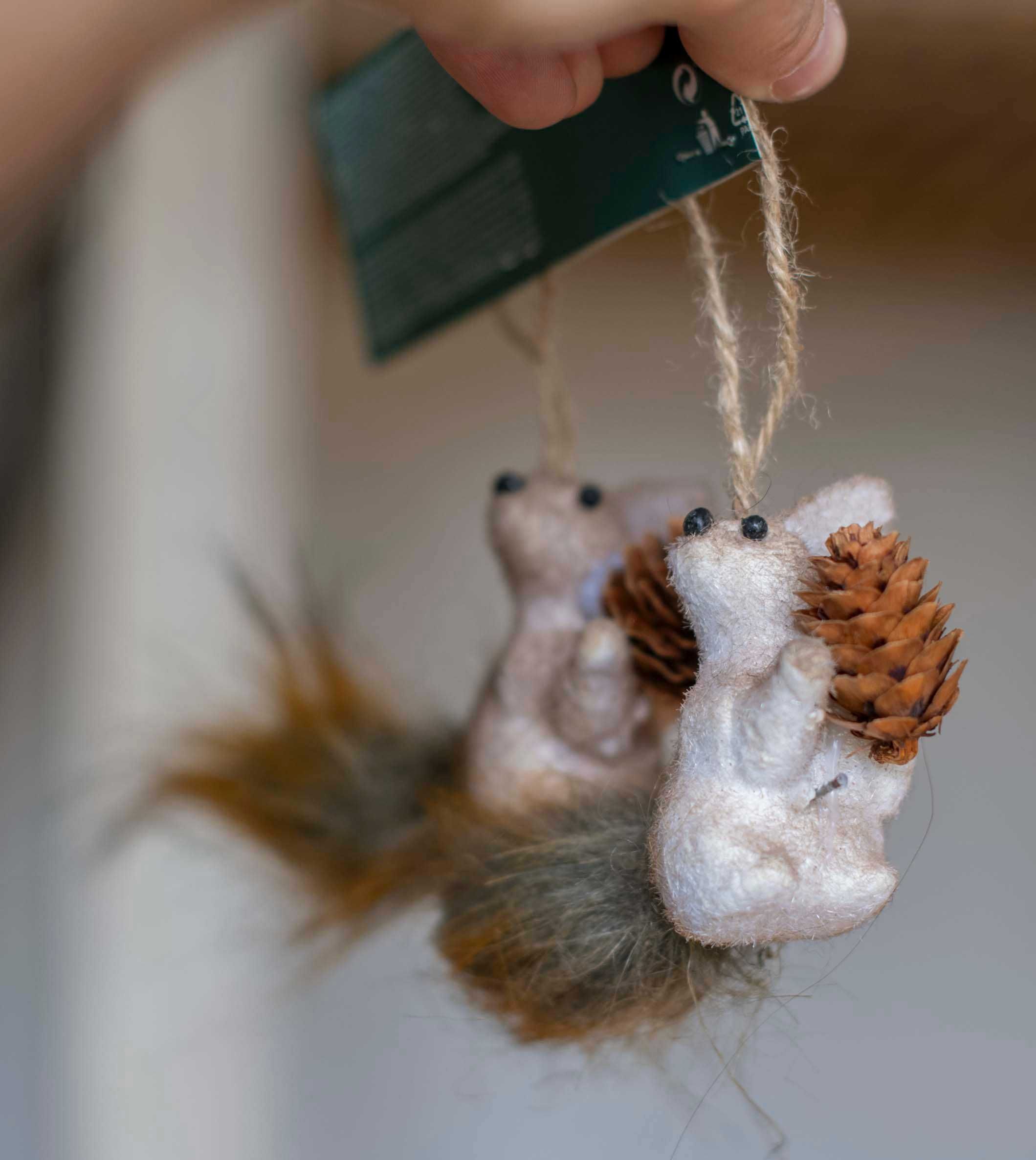 Realistyczne wiewiórki świąteczne wiszące ozdoby choinkowe z pianki
