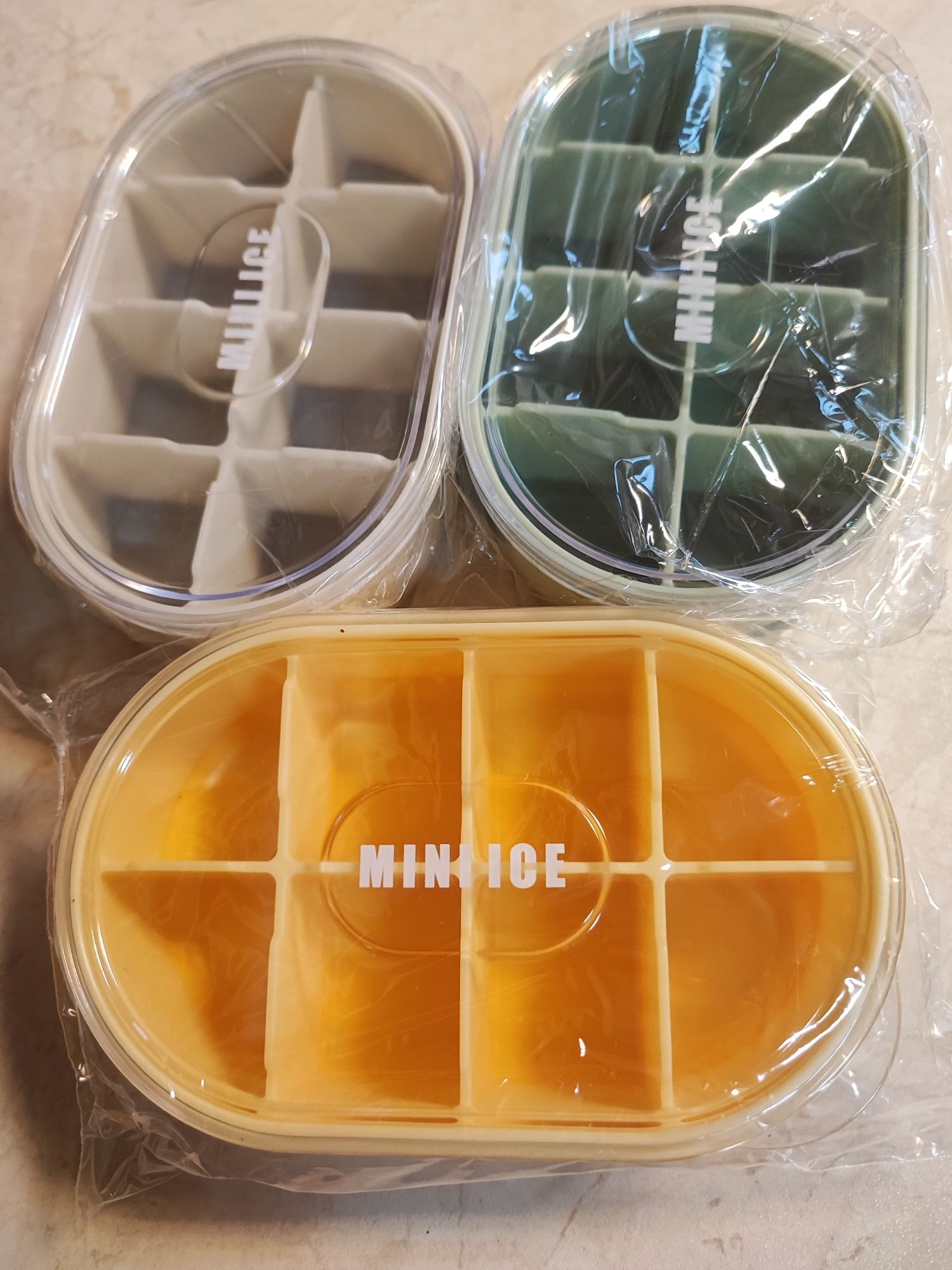 Mini pojemniki na lód