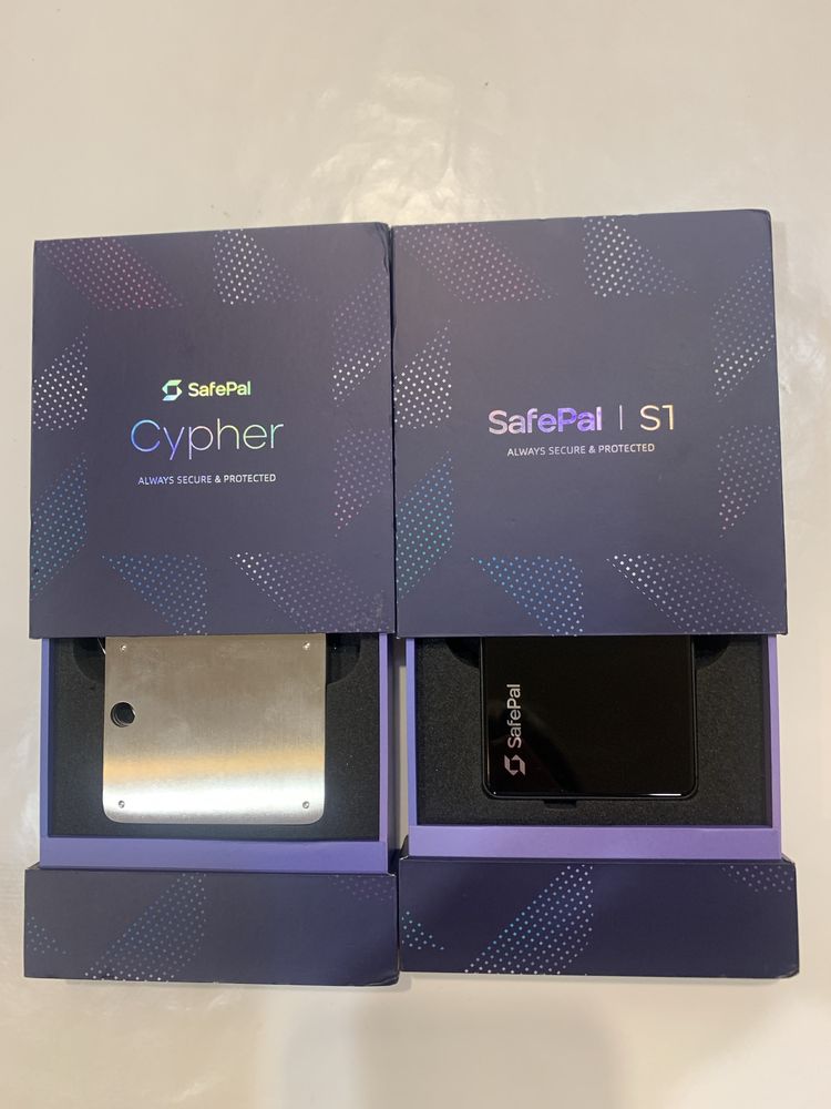 Крипто кошелек SafePal S1
