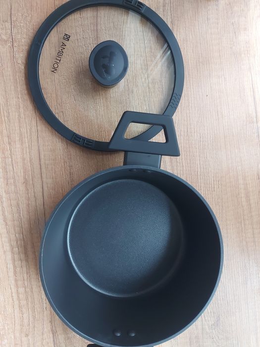 Nowy garnek Ambition 20cm 2,25l.