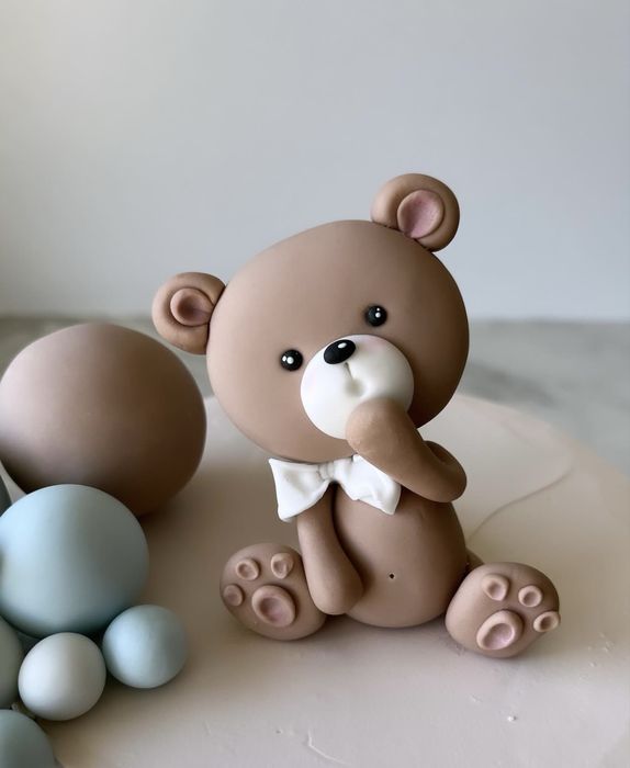 Figurki z masy cukrowej na tort