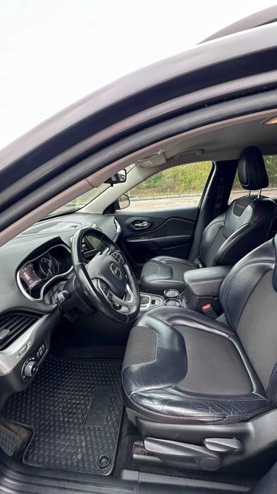 Продам Jeep Cherokee 2017