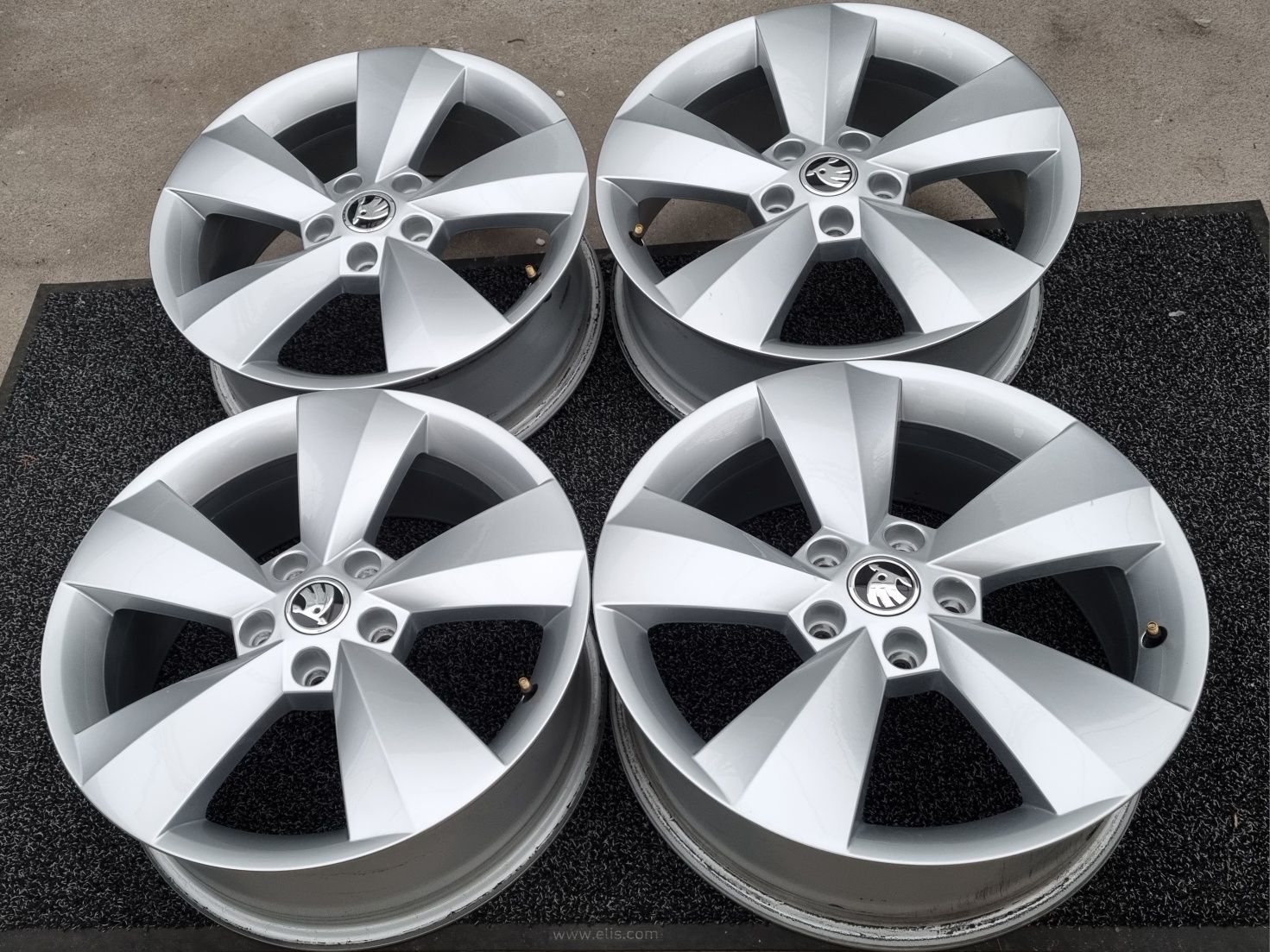Felgi Alu 17" Skoda Kodiaq Karoq Superb III II Octavia IV III II 5x112