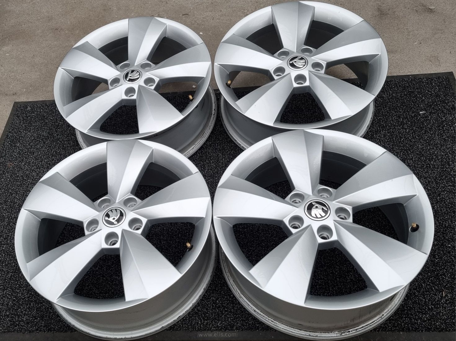 Felgi Alu 17" Skoda Kodiaq Karoq Superb III II Octavia IV III II 5x112