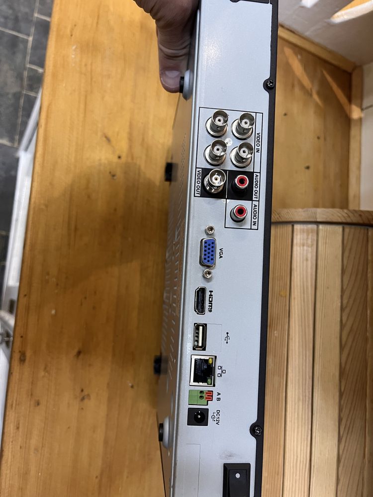 Rejestrator BCS DVR0401QE + HDD