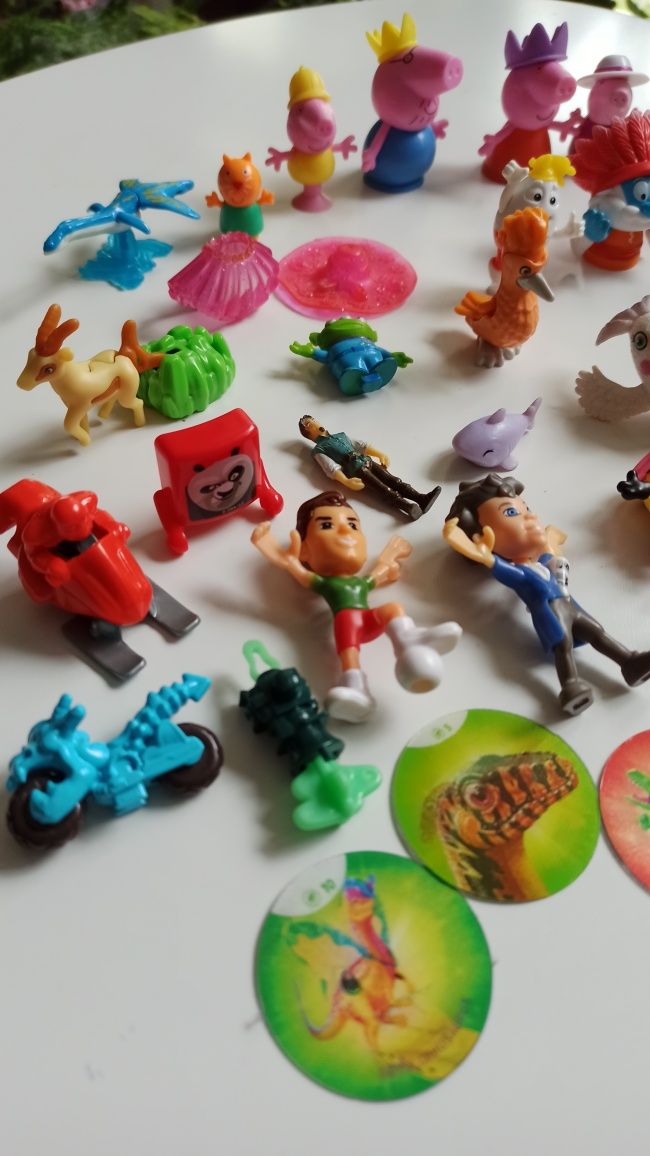 Figurki kinder bibeloty kalendarz