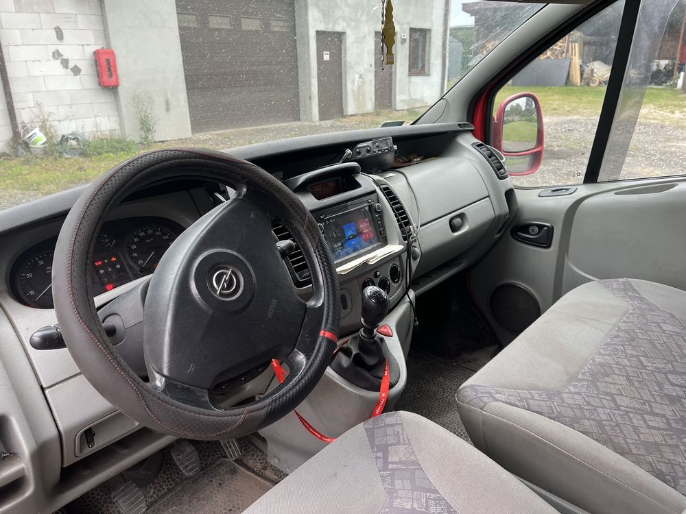 Opel vivaro brygadowka 6 osob 2002