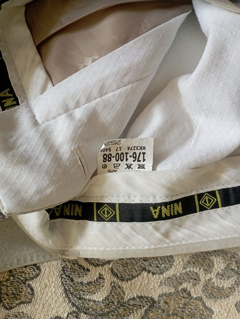 Продам Мужской костюм
