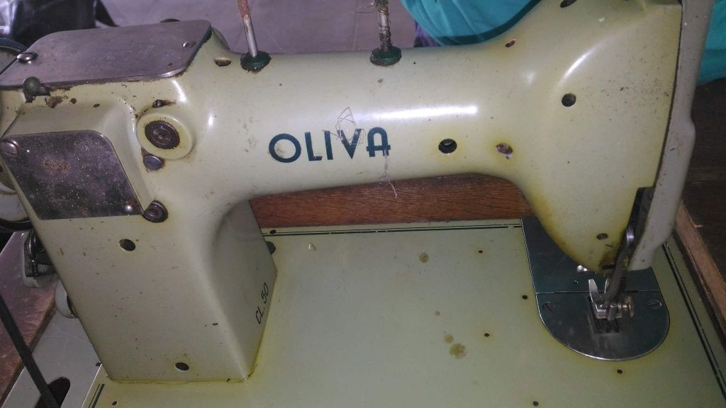 Vendo maquina de costurar Oliva
