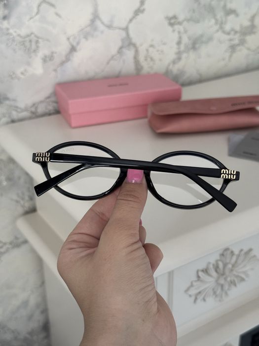 Прозрачные черные имиджевые очки miu miu