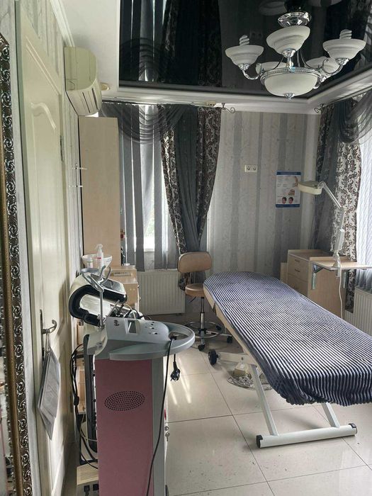 В салоні краси на Казбеті здається в оренду кабінет
