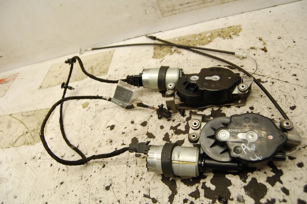 SILNICZEK SILNICZKI FOTELA LĘDZWIOWE AUDI A6 C6 A3 8P 8518360