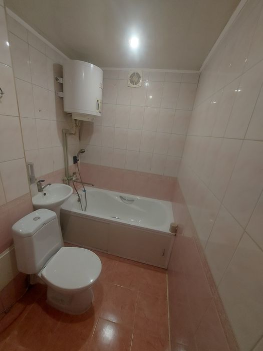 Продам 1 км квартира