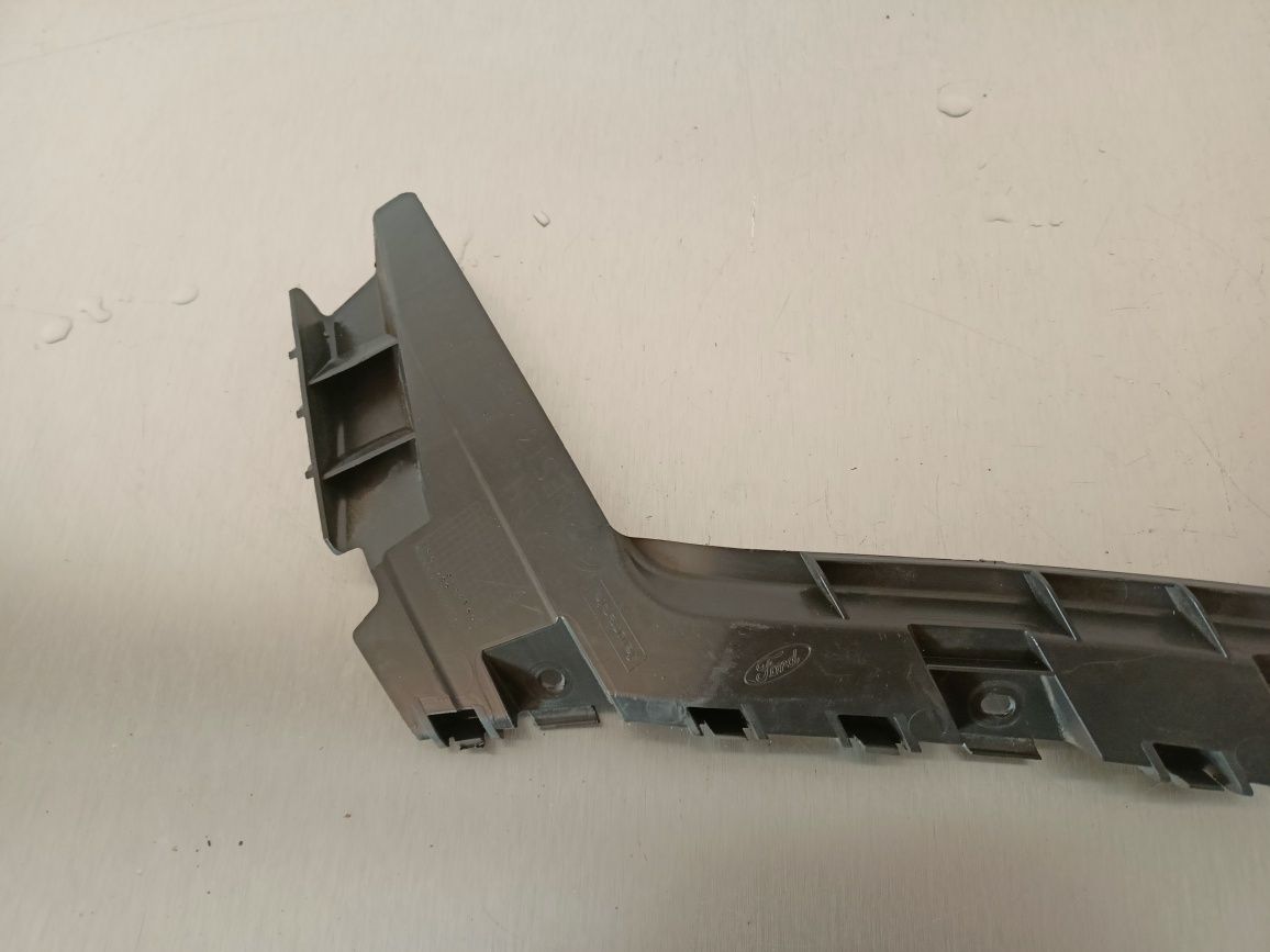 Ford Fiesta MK8 ślizg zderzaka lewy tył tylny mocowanie