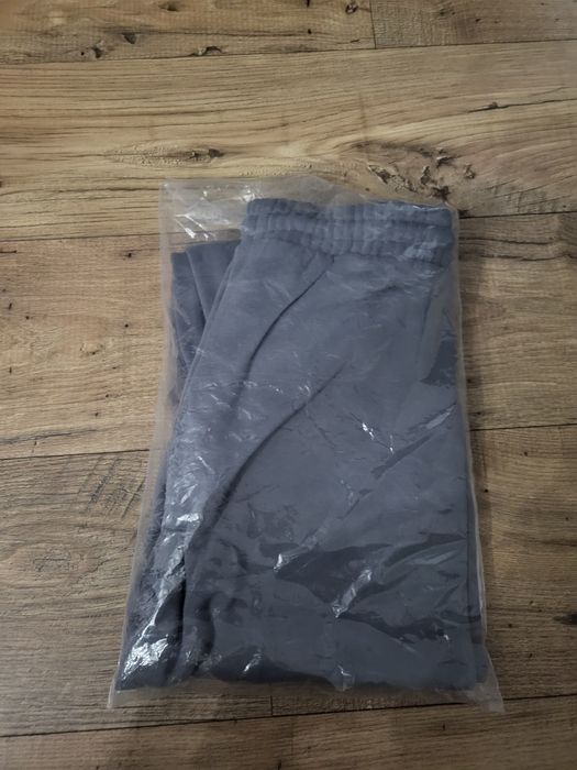 Spodnie dresowe Reporter r. 146