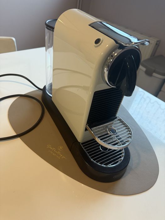 Ekspres Nespresso + kapsułki, oryginalne dodatki