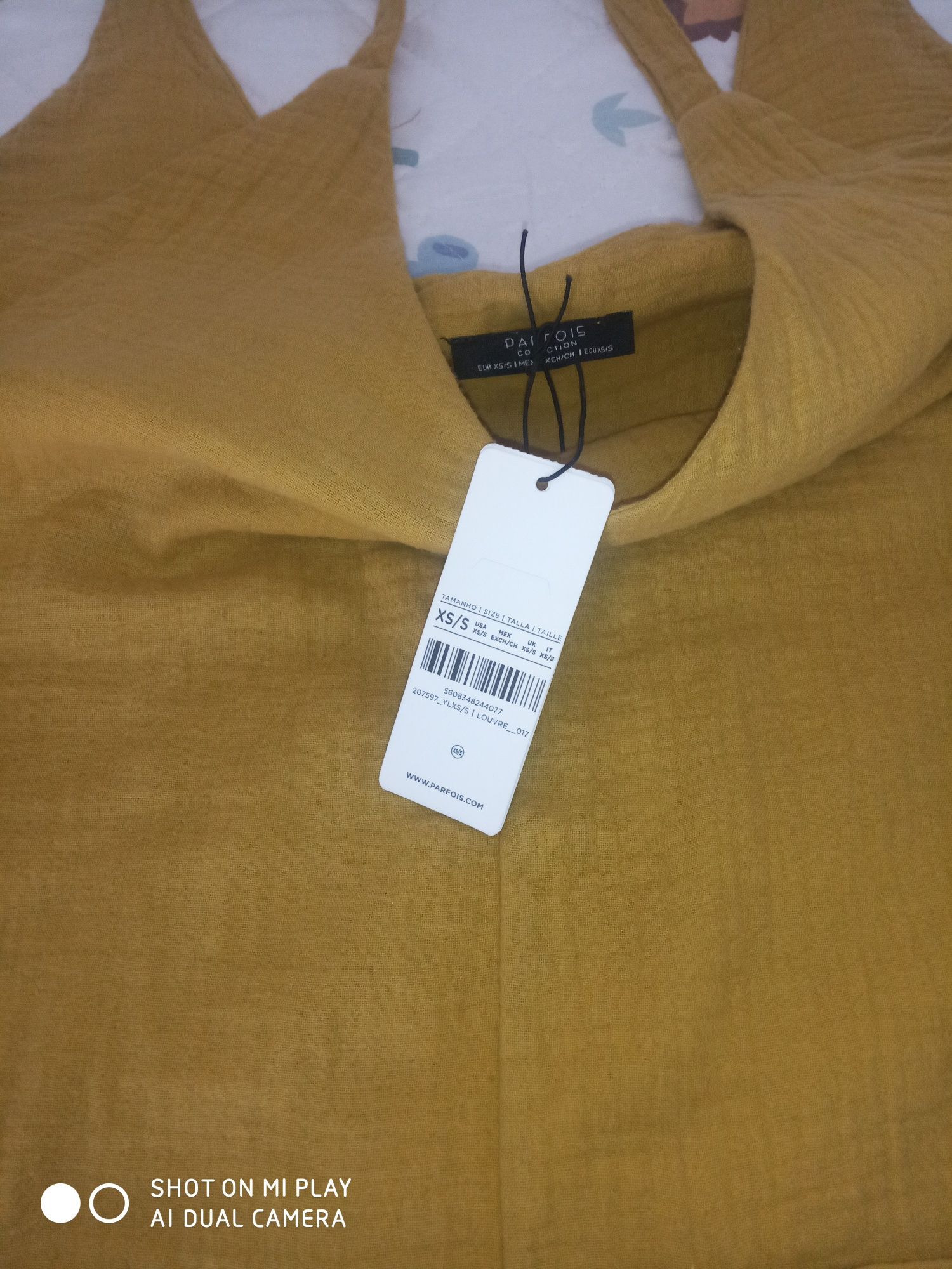 Vendo macacão Parfois amarelo